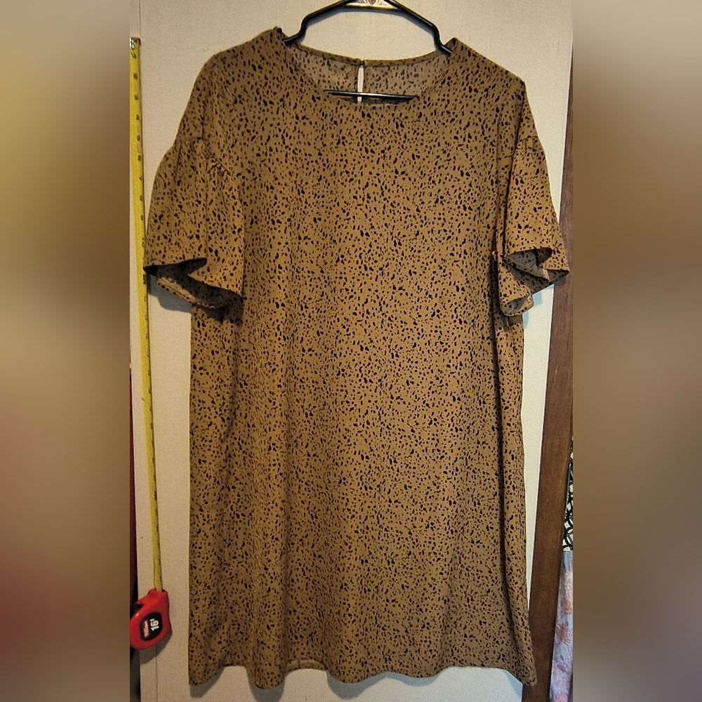 SHEIN Tan Short Sleeve Dress with Black Spotted Pattern